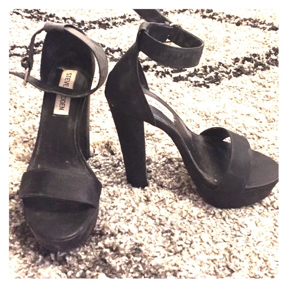 Steve Madden pumps