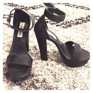 Steve Madden pumps