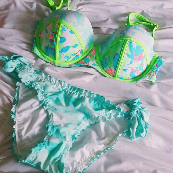 VICTORIAS SECRET BIKINI