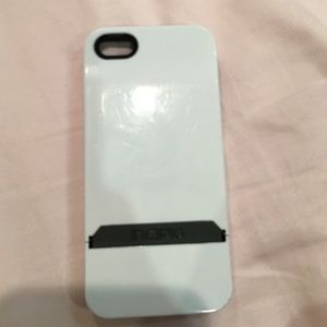 Black and white incipio iPhone 5/5s case