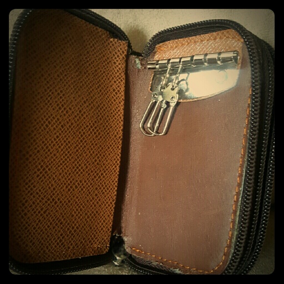 Louis vuitton key vallet vintage