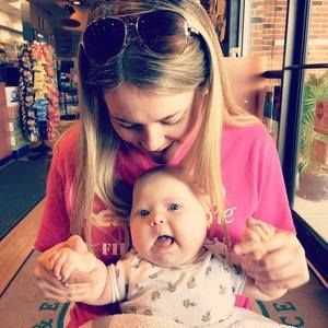 Meet your Posher, Nikole