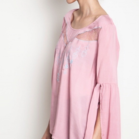 Angel Sleeve blouse. - Picture 2 of 2