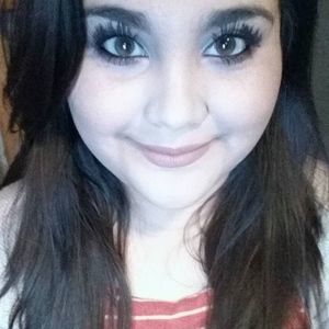 Meet your Posher, Ivette