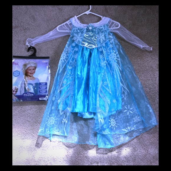 Queen Elsa costume + wig