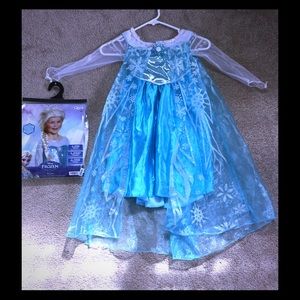 Queen Elsa costume + wig