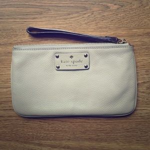 FLASH SALE-Kate Spade Wristlet