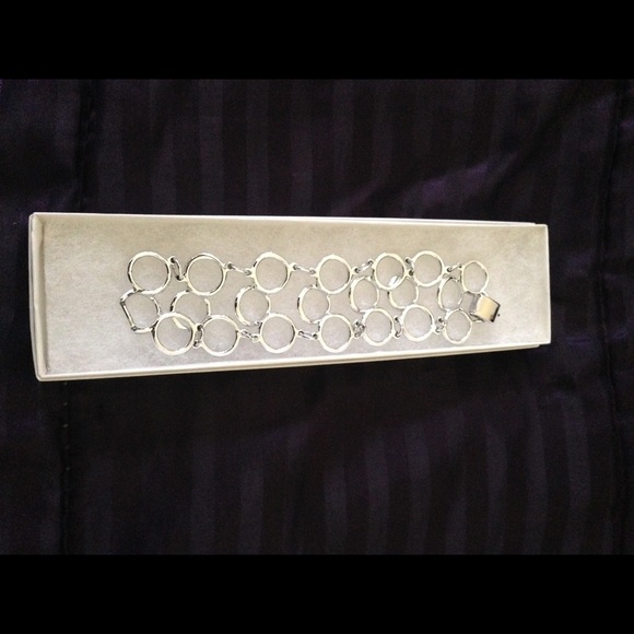 Sarah Cov Jewelry - 💕😘 Silver tone chain Bracelet. NWOT