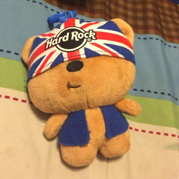 A BEAR 🐻🐻🐻🐻