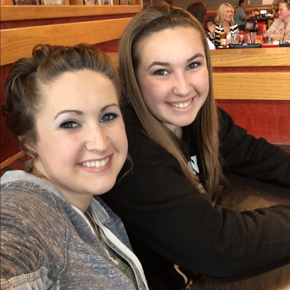 Meet your Posher, Meagan - Picture 3 of 4