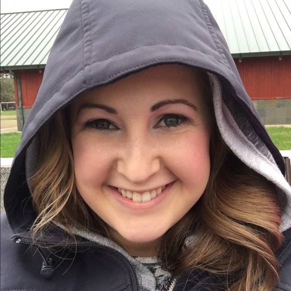 Meet your Posher, Meagan - Picture 4 of 4