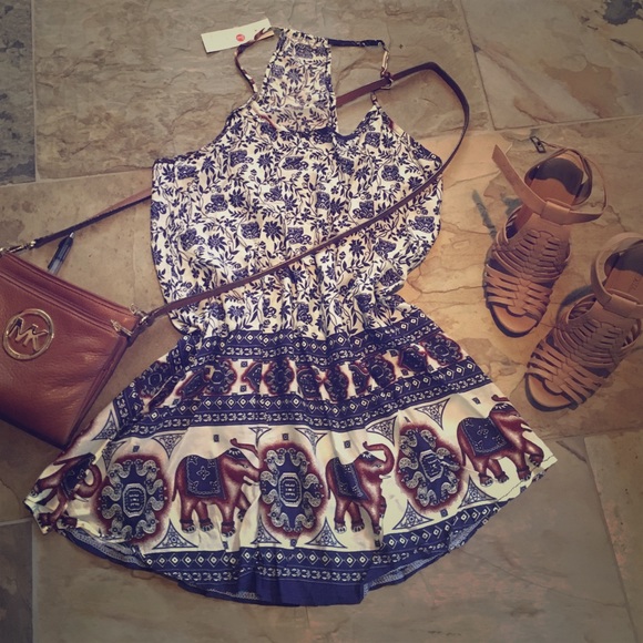 Dresses & Skirts - Elephant light weight summer dress