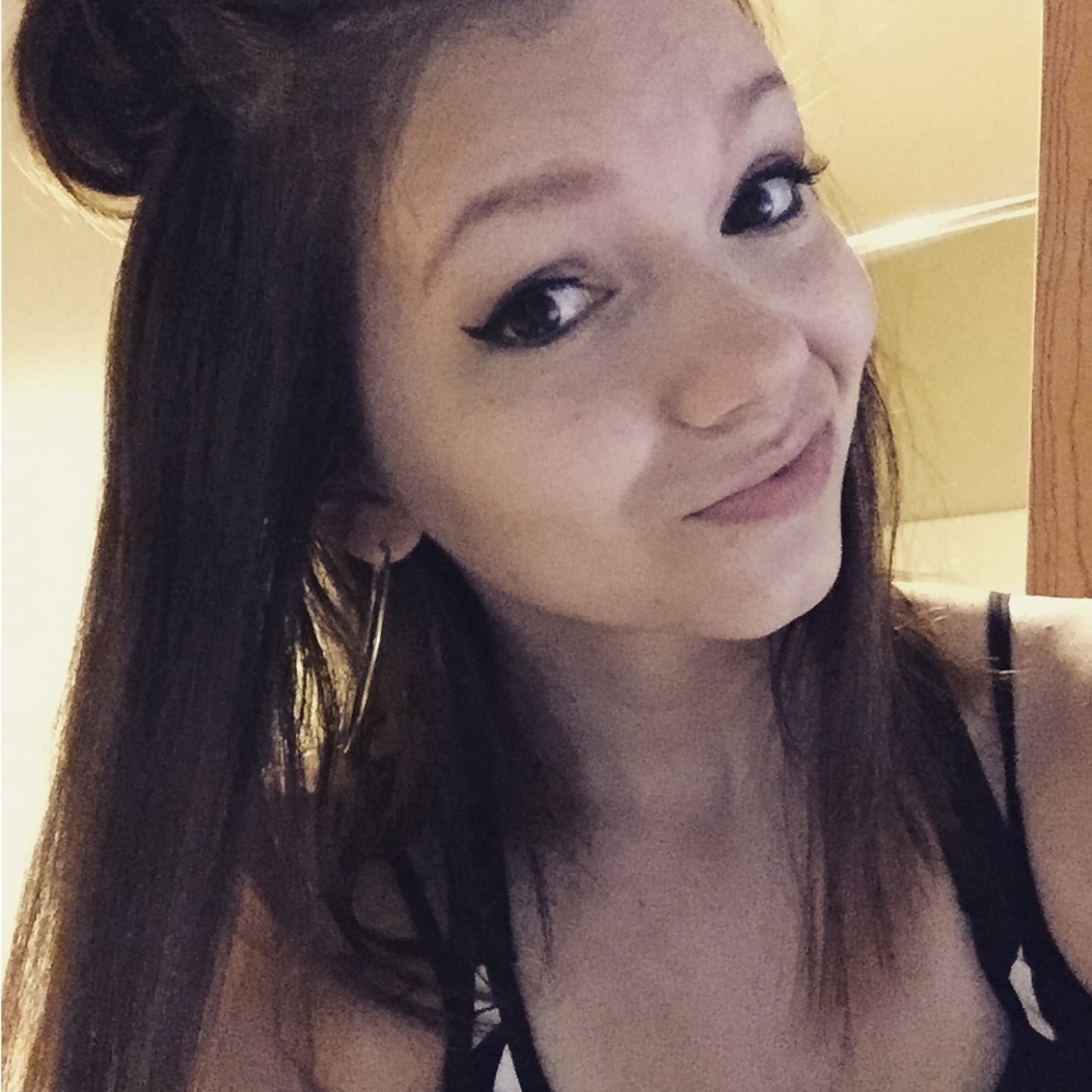 Meet your Posher, Anissa