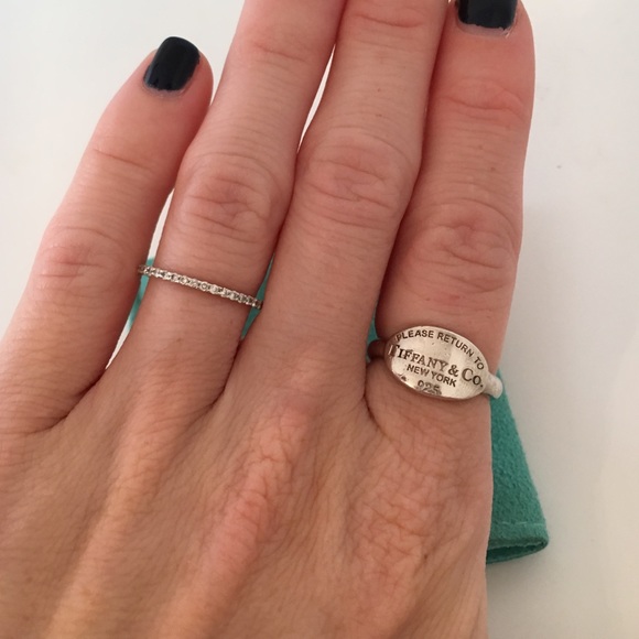 RETURN TO TIFFANY®
RING