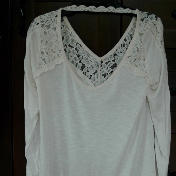 Abercrombie and Fitch long sleeve top - Picture 1 of 2