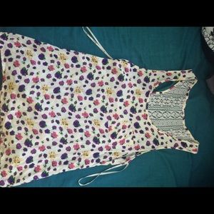 Floral tank top never worn!
