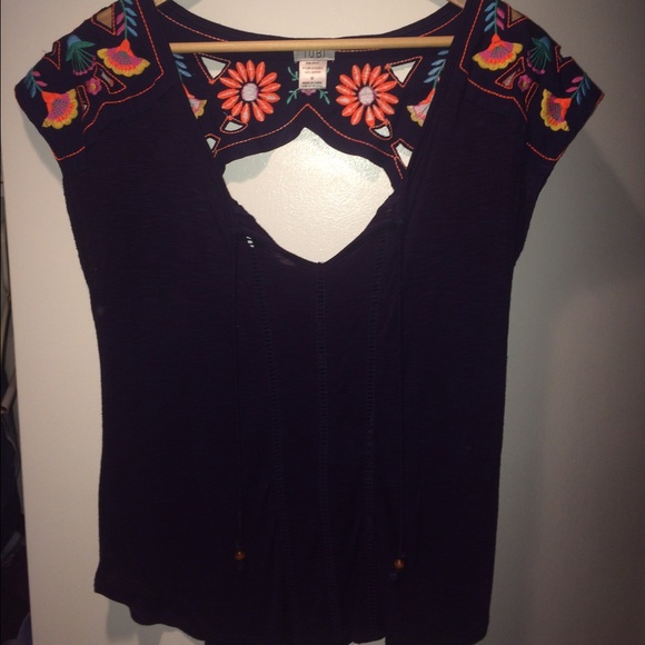 pretty floral embroidered Tobi top
