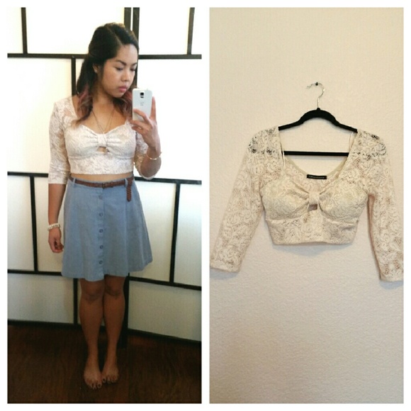 🎉SALE🎉Lacy Bow Crop Top