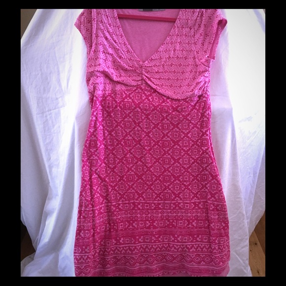 Athleta pink fit and flare midi short sleeve dress