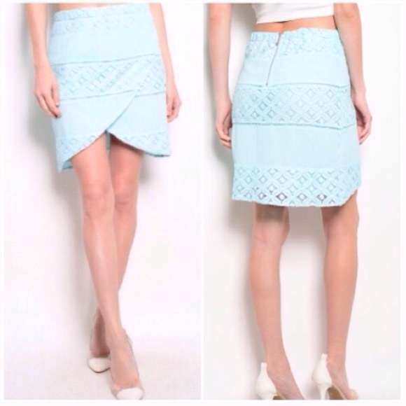 ⭐️H.P.⭐Trendy Mint Color Skirt - Picture 4 of 4