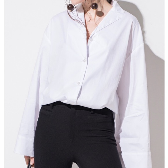 White blouse - Picture 1 of 2