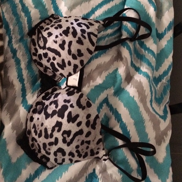 Brand new bra without tags (never worn) - Picture 1 of 2