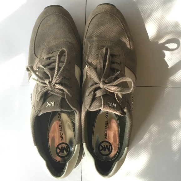 Men's US size 11 Michael Kors White and Grey - Picture 2 of 4