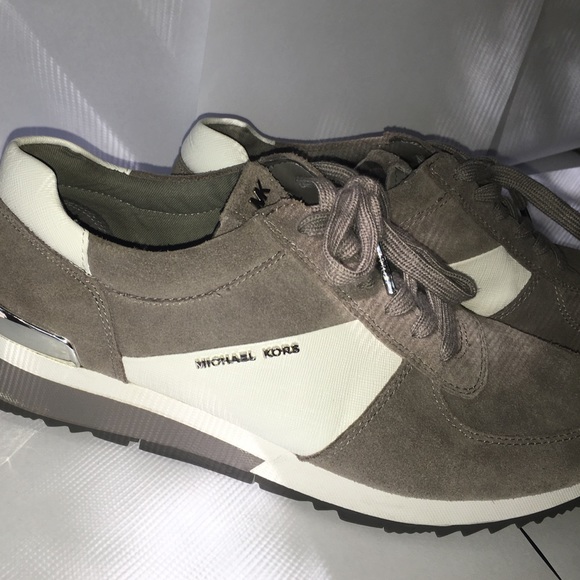 Men's US size 11 Michael Kors White and Grey - Picture 3 of 4