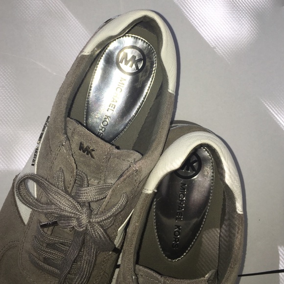 Men's US size 11 Michael Kors White and Grey - Picture 4 of 4