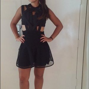 This is the model of the previously listed dress!