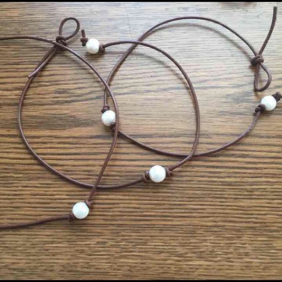 Single Pearl Leather Necklace