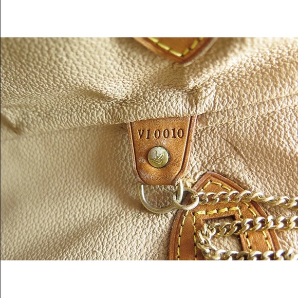 Authentic LV petit bucket monogram - Picture 3 of 4