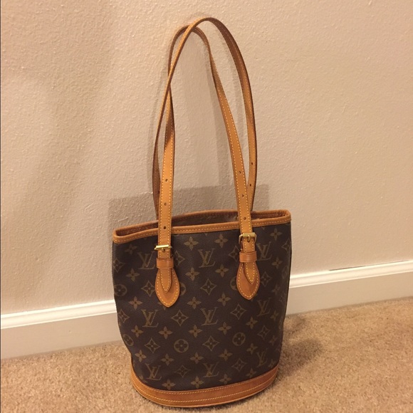 Authentic LV petit bucket monogram - Picture 1 of 4