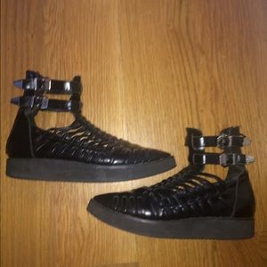 Black ankle shoes