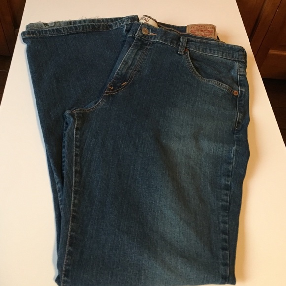 Levi  Nouveau Boot Cut \ Size 14M
