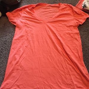 Salmon tee