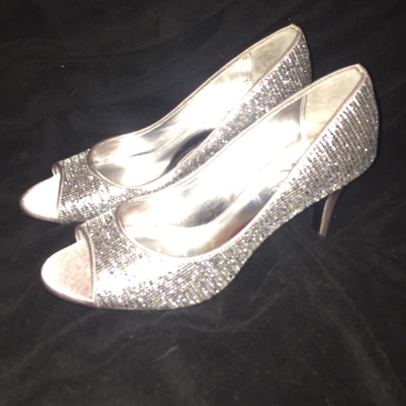 The Touch of Viva Silver Heels - Picture 1 of 3