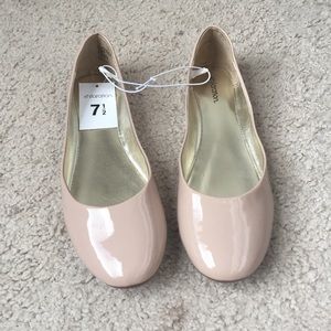 Nude xhilaration flats. Size 7 1/2