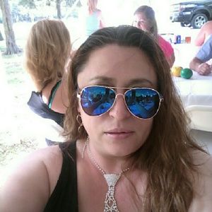 Meet your Posher, Reyna