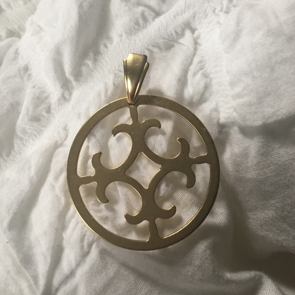 MATTE GOLD PENDANT