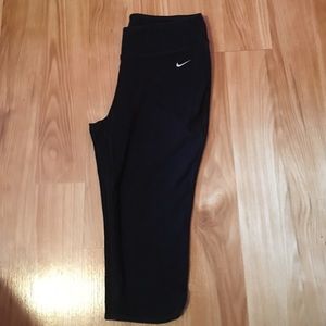 Nike Dri-Fit crop leggings