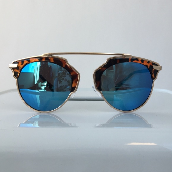 Blue Mirrored Cateye Statement Sunglasses - Picture 2 of 4
