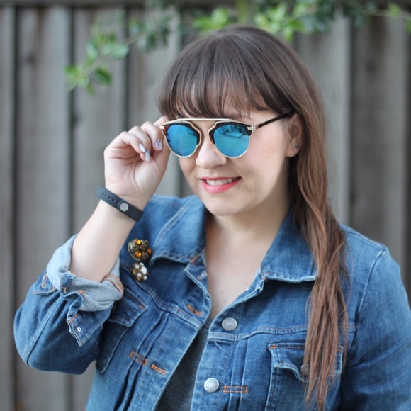 Blue Mirrored Cateye Statement Sunglasses - Picture 4 of 4