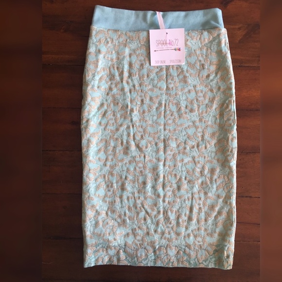NWT lace spool 72 mint and gold pencil skirt