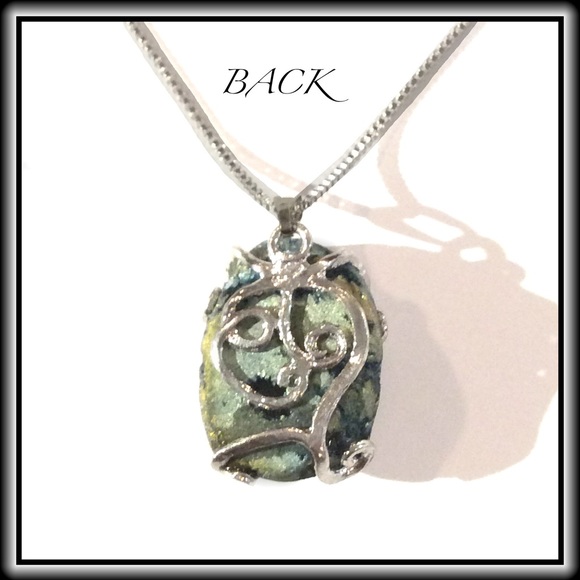 CRYSTAL AGATE DRUZY QUARTZ NECKLACE       🎉ℋℙX2🎉 - Picture 2 of 4