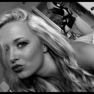 Meet your Posher, Claire