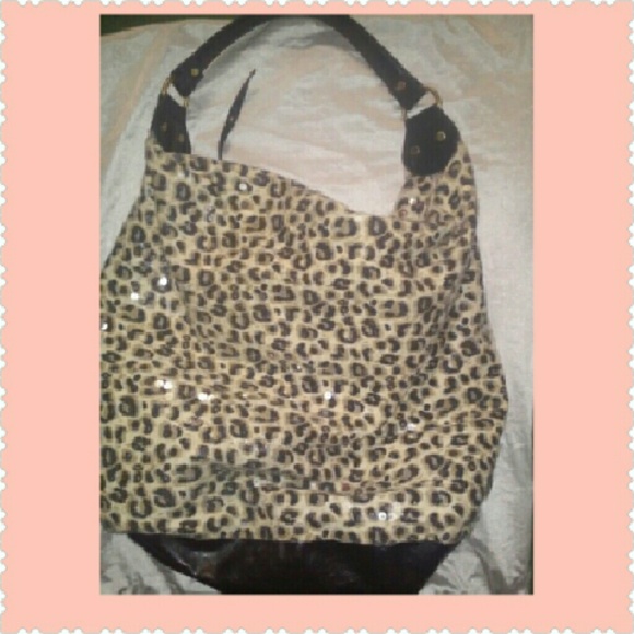 Cache shoulder bag