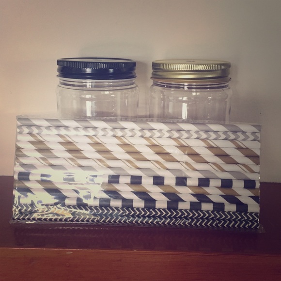 Plastic mason jar cups and straws