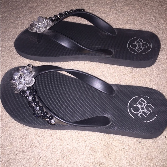 BCBG black sandals - Picture 3 of 4