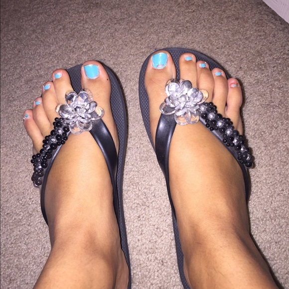 BCBG black sandals - Picture 4 of 4